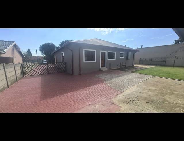 3 BEDROOM HOUSE FOR SALE IN MINDALORE